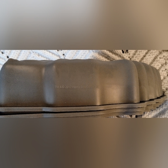 Game of Thrones House Stark Wolf Silicone Cake Pan - Picture 3 of 3